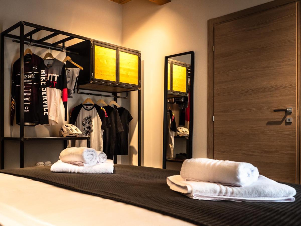 Sleep 'N' Ride Massa Marittima Hotel Екстериор снимка