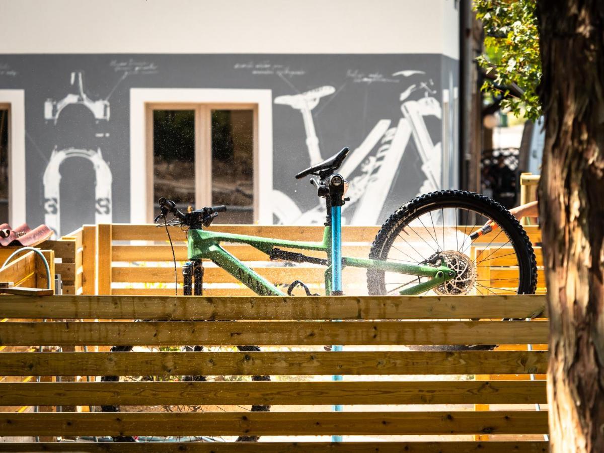 Sleep 'N' Ride Massa Marittima Hotel Екстериор снимка