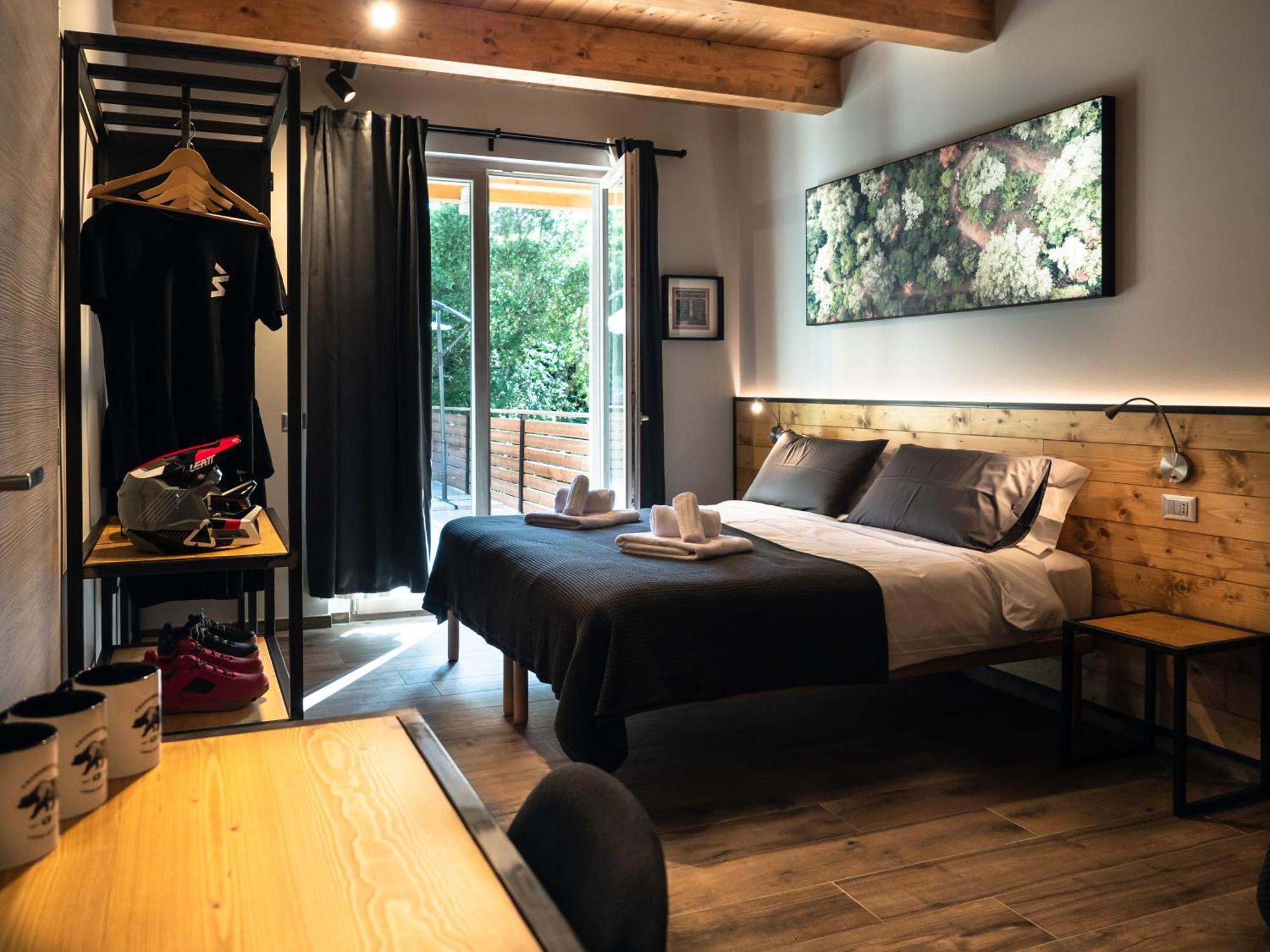 Sleep 'N' Ride Massa Marittima Hotel Екстериор снимка