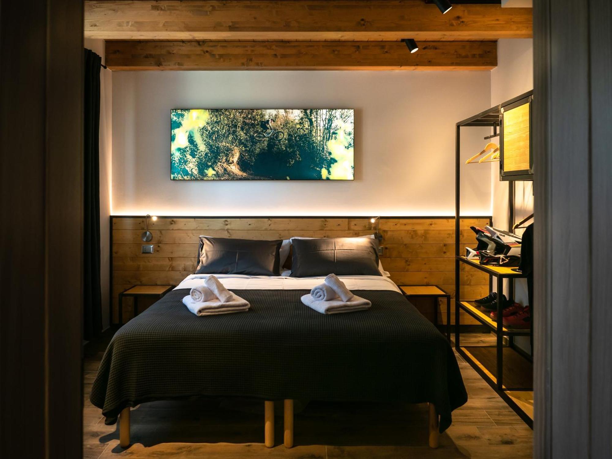 Sleep 'N' Ride Massa Marittima Hotel Екстериор снимка